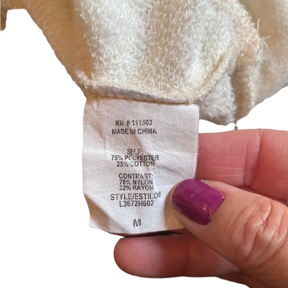 Lily White Cream Long Sleeves Sweatshirt Sweater - Picture 10 of 12